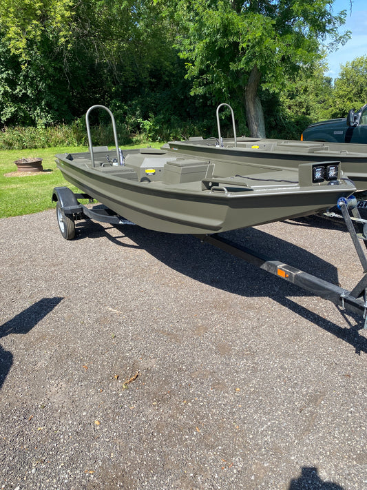 WI GO-DEVIL | 16x48 Surface Drive Boat Split Seat Layout